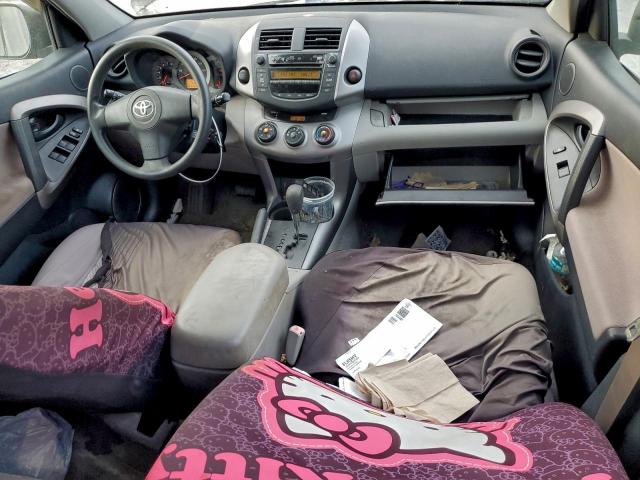 Toyota RAV4 Image 10