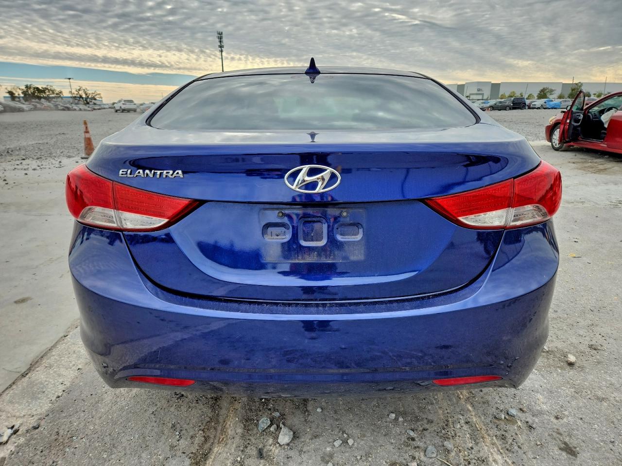 Hyundai ELANTRA Gls Image 6