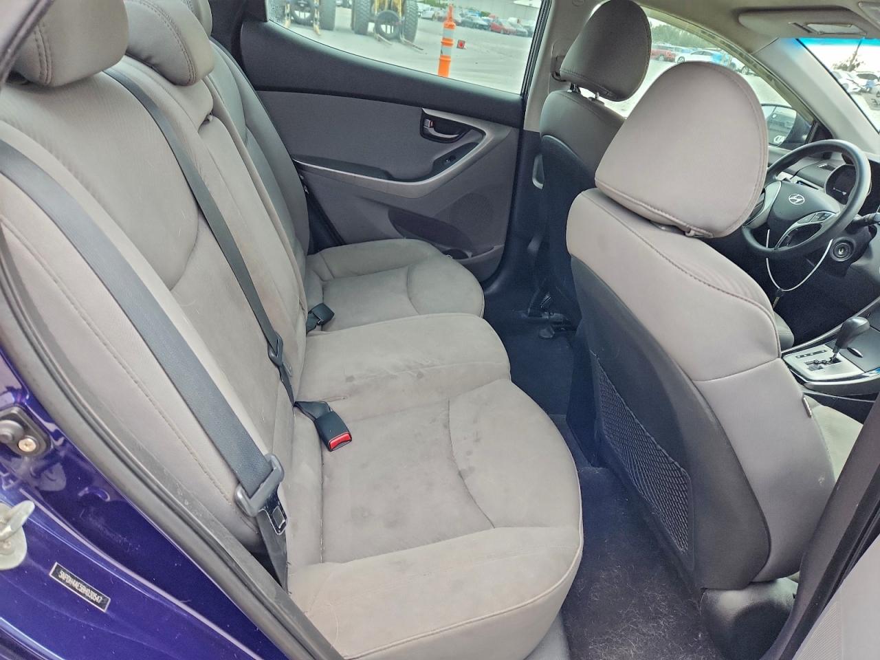 Hyundai ELANTRA Gls Image 9