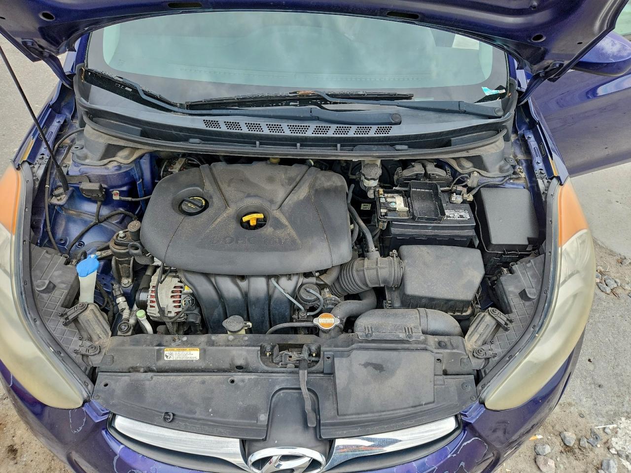 Hyundai ELANTRA Gls Image 12