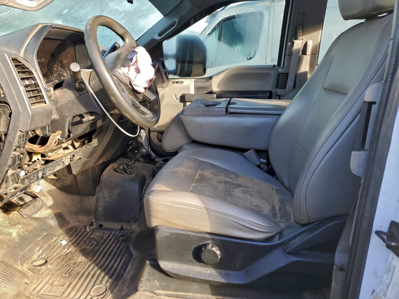 Ford F-550 Super Duty Image 13