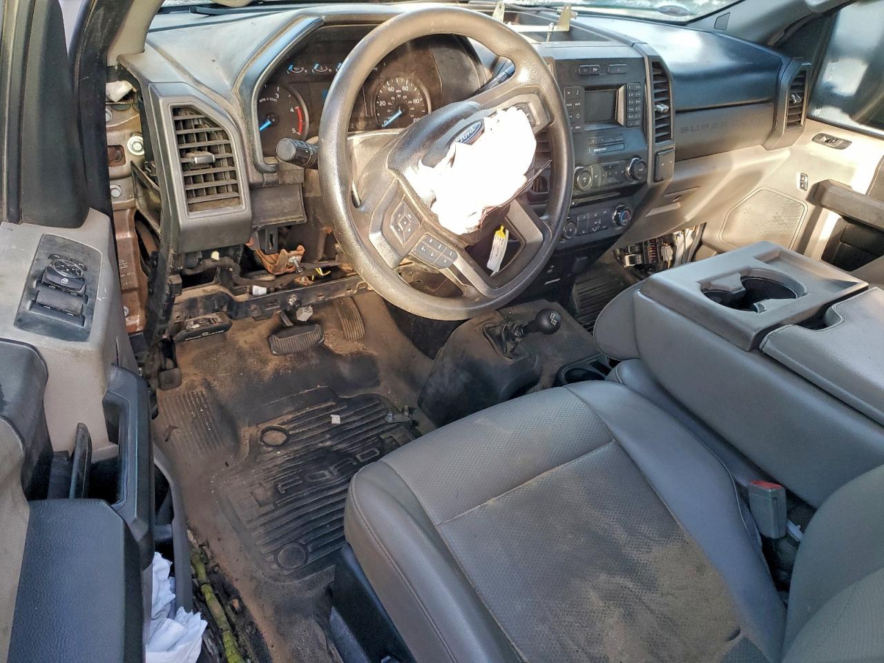 Ford F-550 Super Duty Image 7