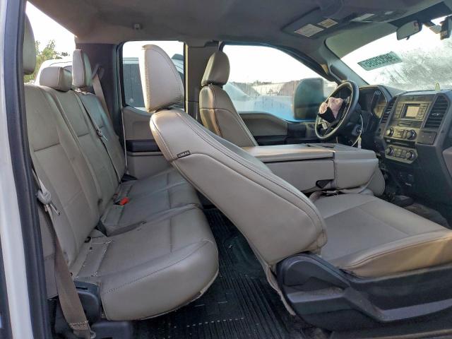 Ford F-550 Super Duty Image 11