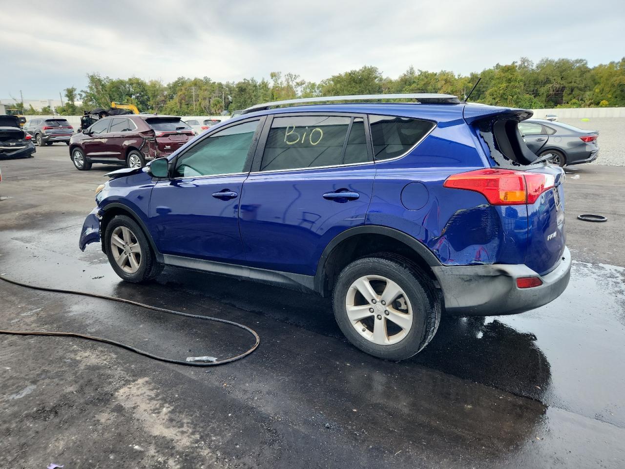 Toyota RAV4 Xle Image 2