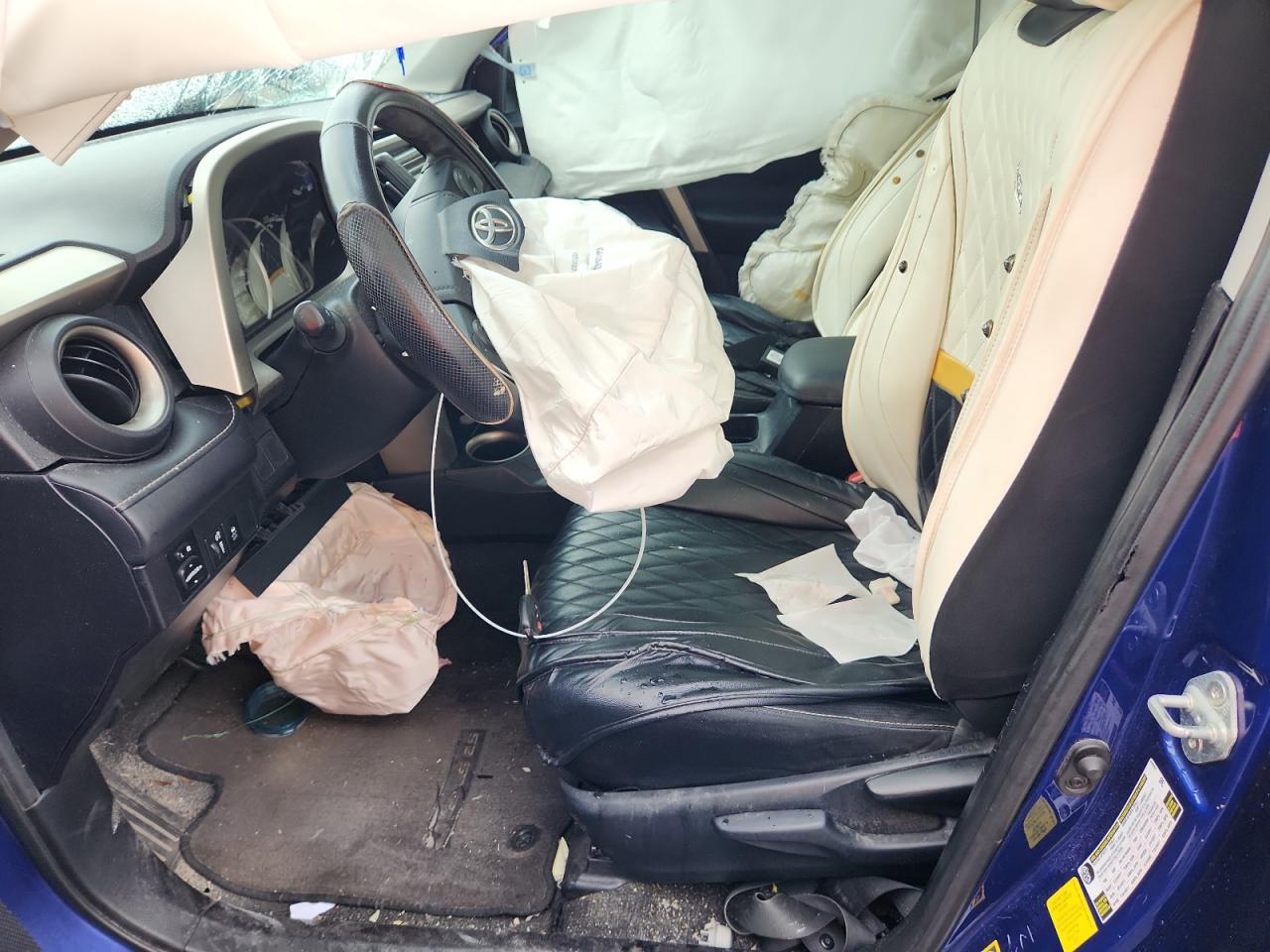 Toyota RAV4 Xle Image 5