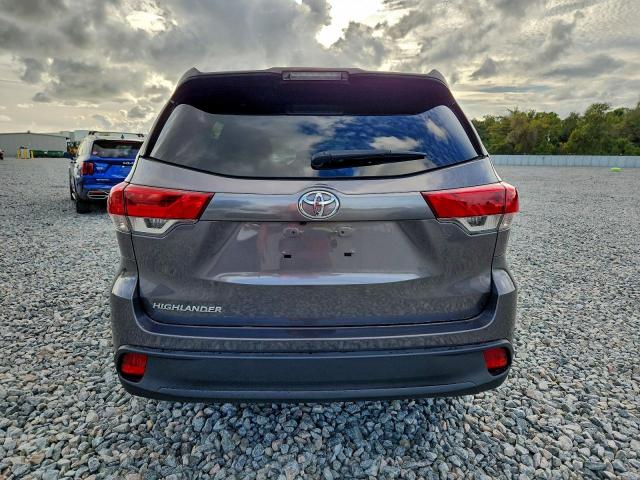 Toyota Highlander Le Image 8