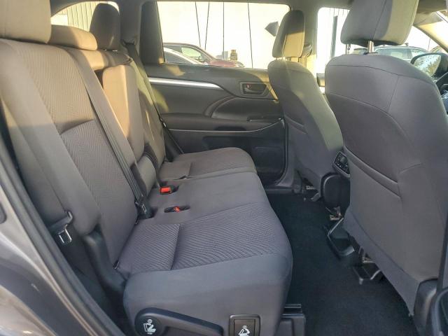 Toyota Highlander Le Image 10