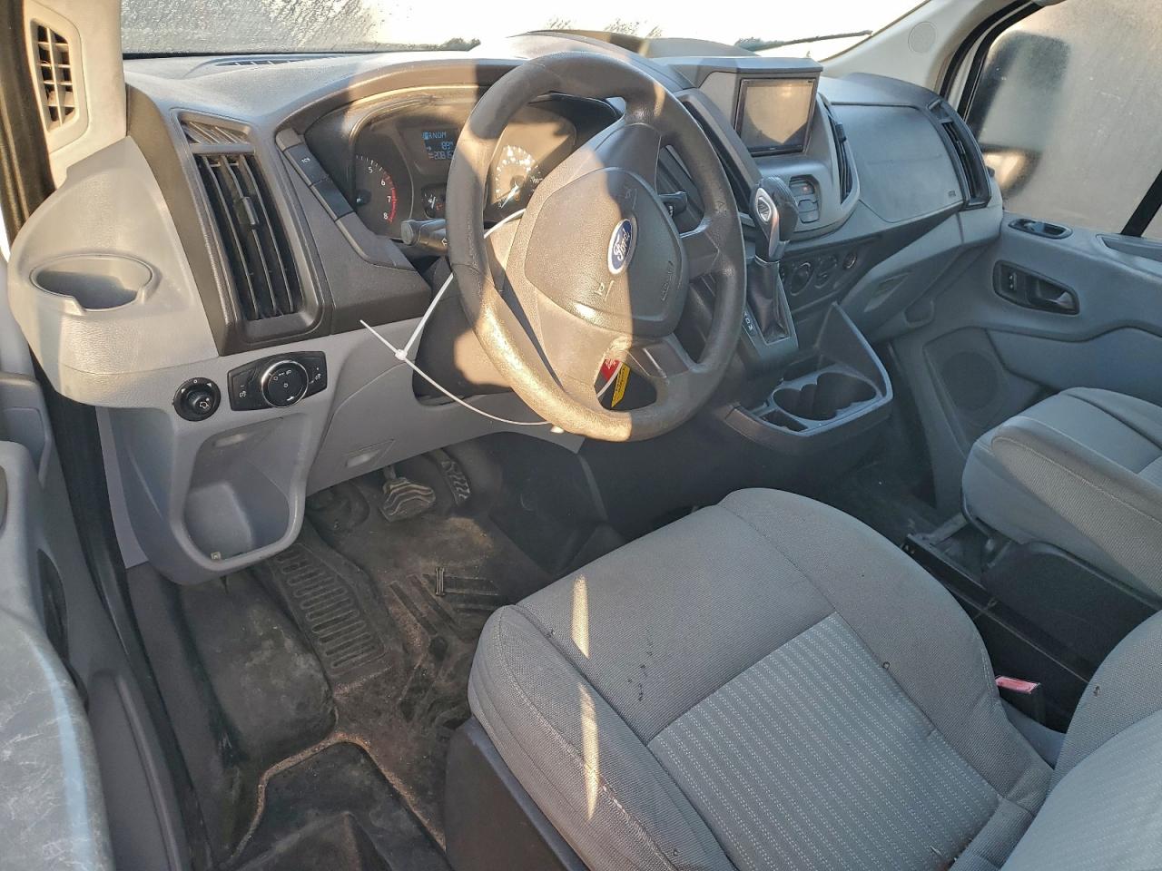 Ford Transit T-250 Image 13