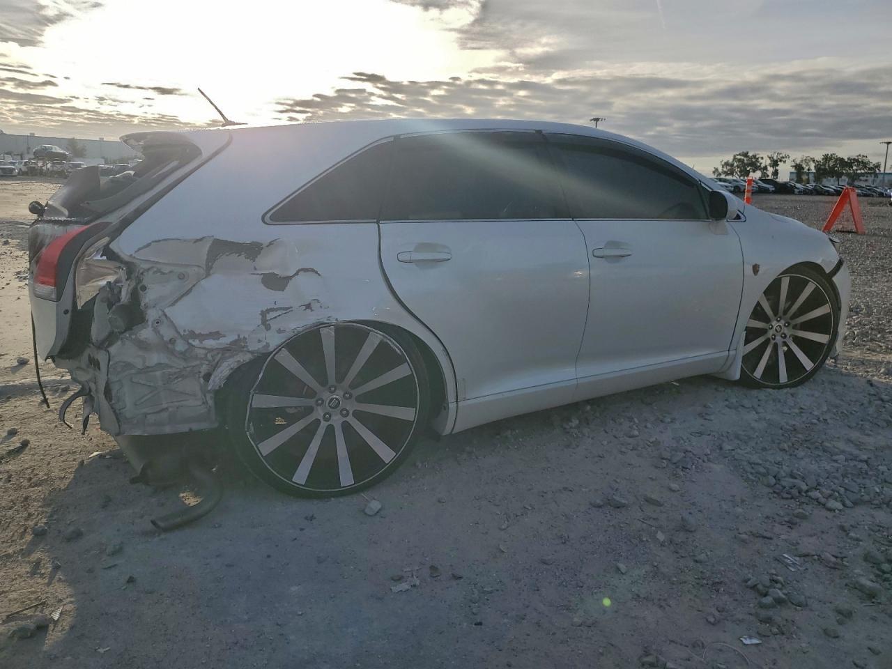 Toyota Venza Le Image 3