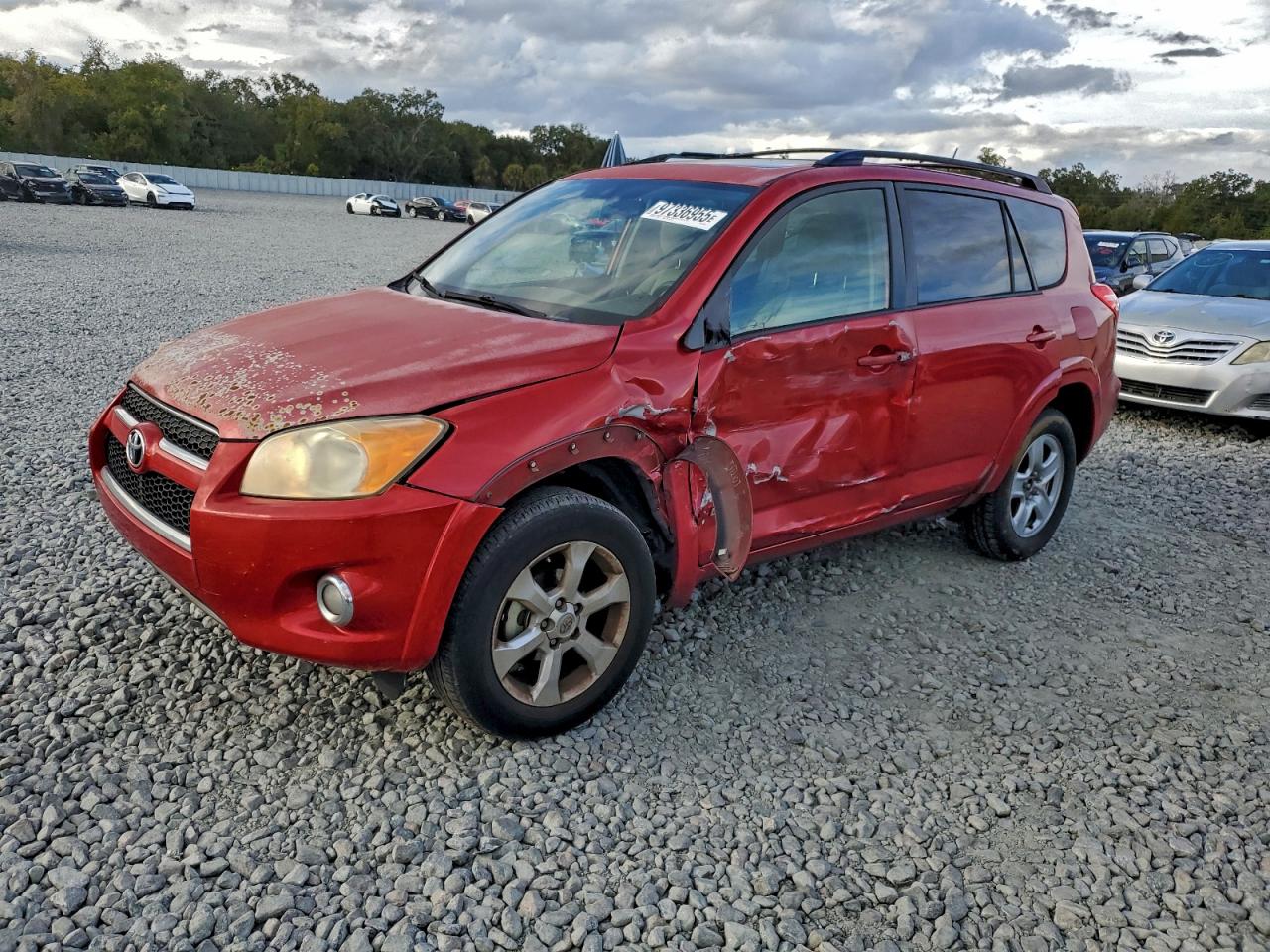 Toyota RAV4 Limited Image 1