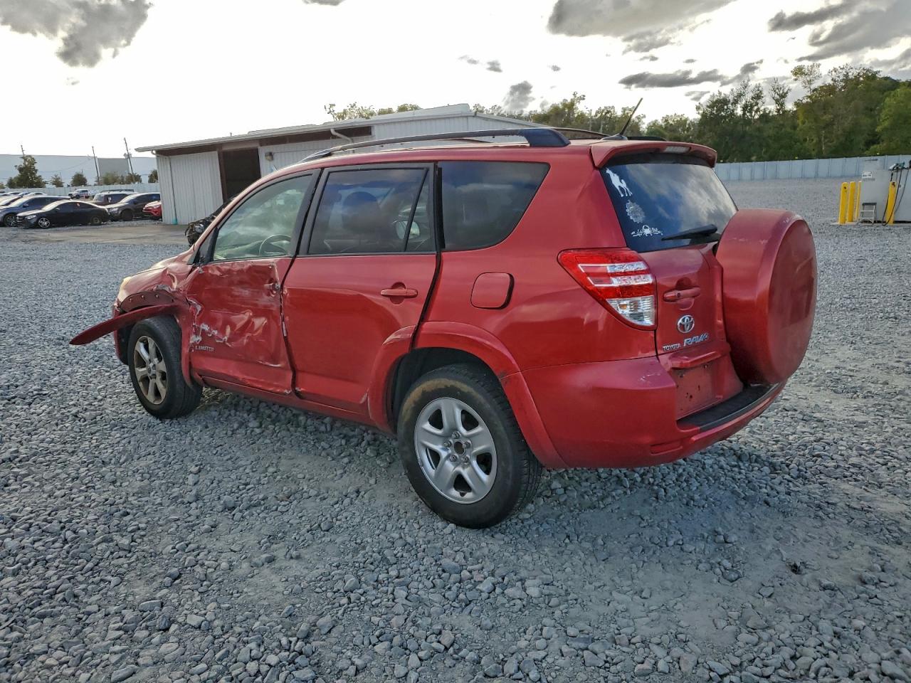 Toyota RAV4 Limited Image 12