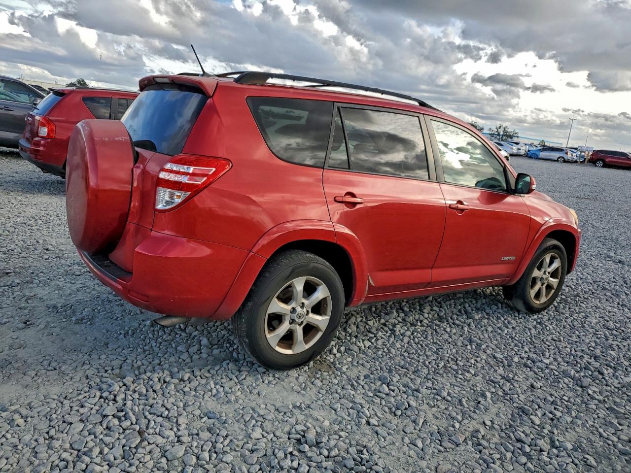 Toyota RAV4 Limited Image 10