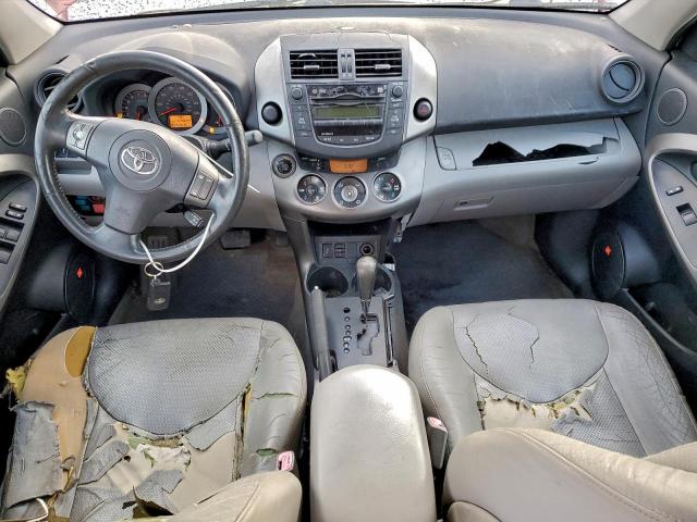 Toyota RAV4 Limited Image 9