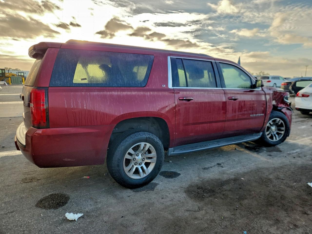 Chevrolet Suburban C1500 Lt Image 3