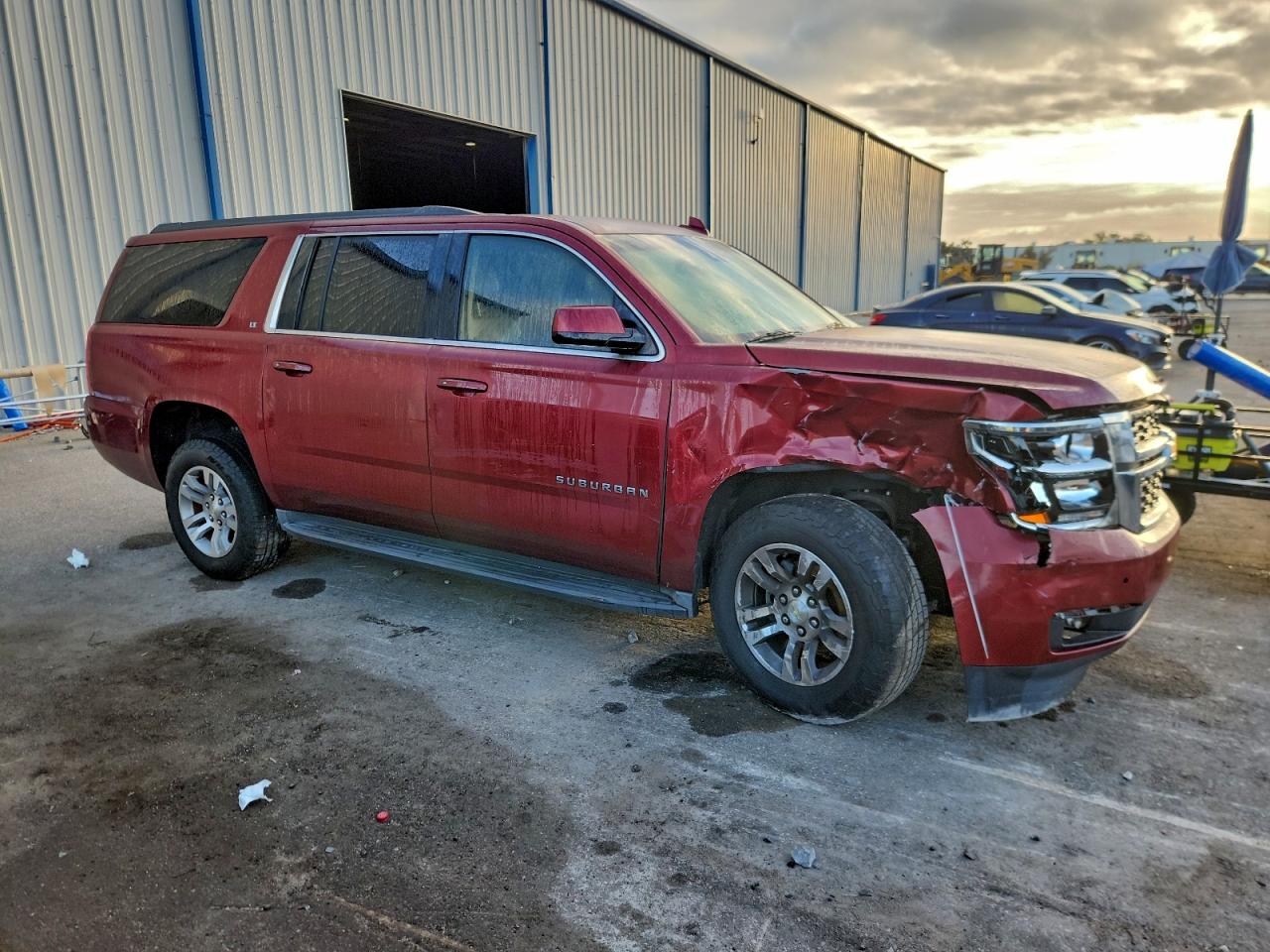 Chevrolet Suburban C1500 Lt Image 13