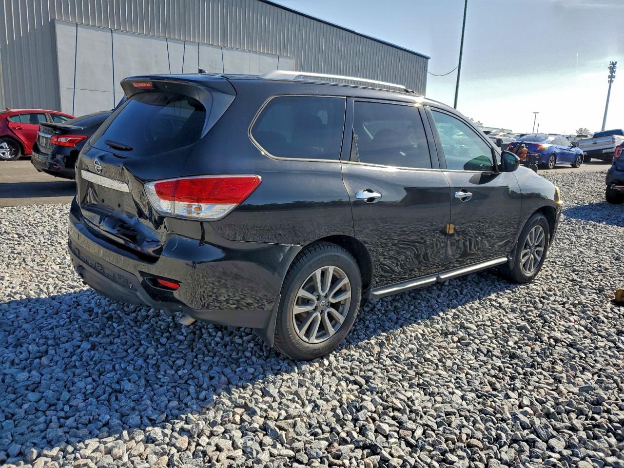 Nissan Pathfinder S Image 11