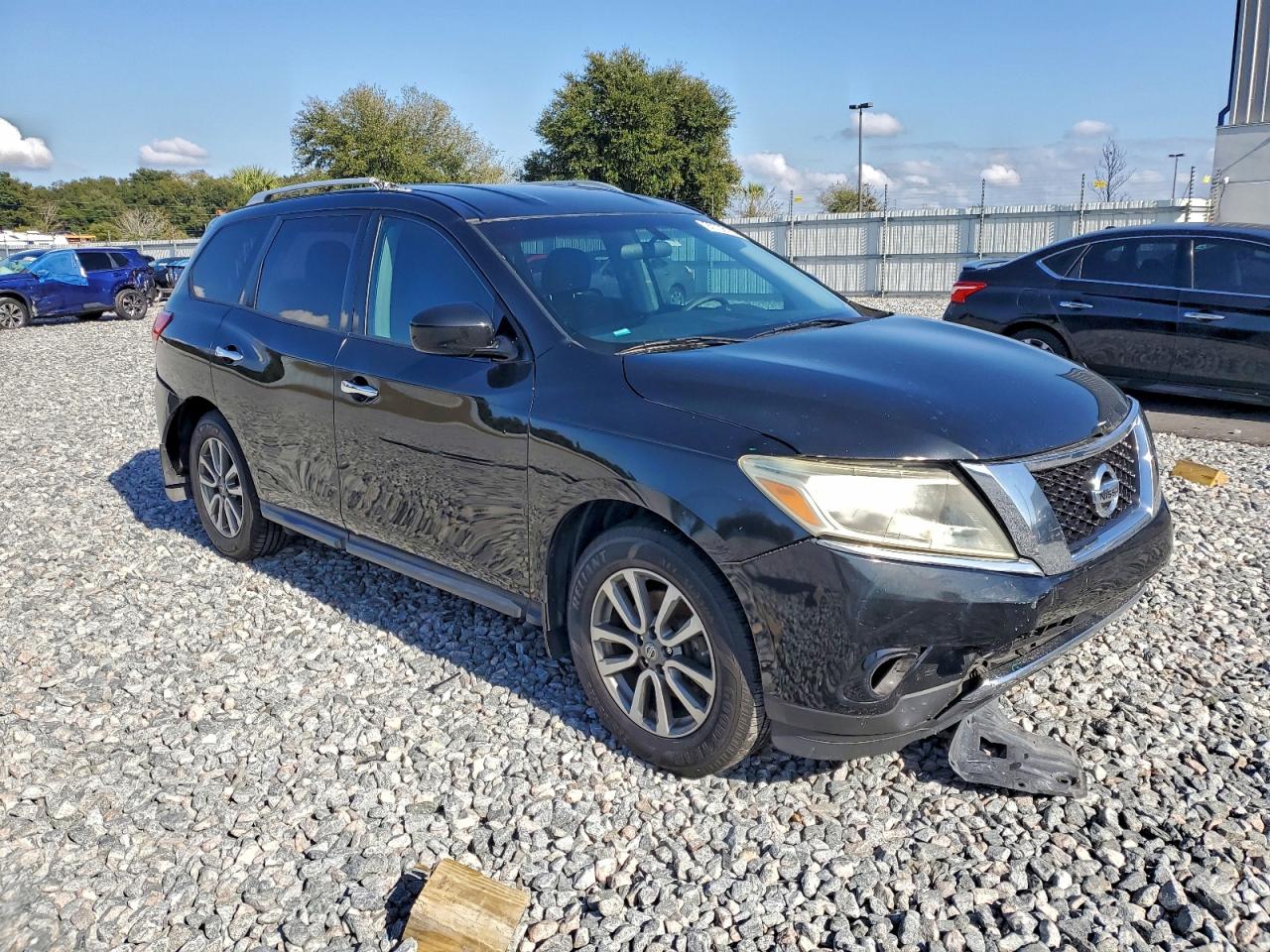 Nissan Pathfinder S Image 13