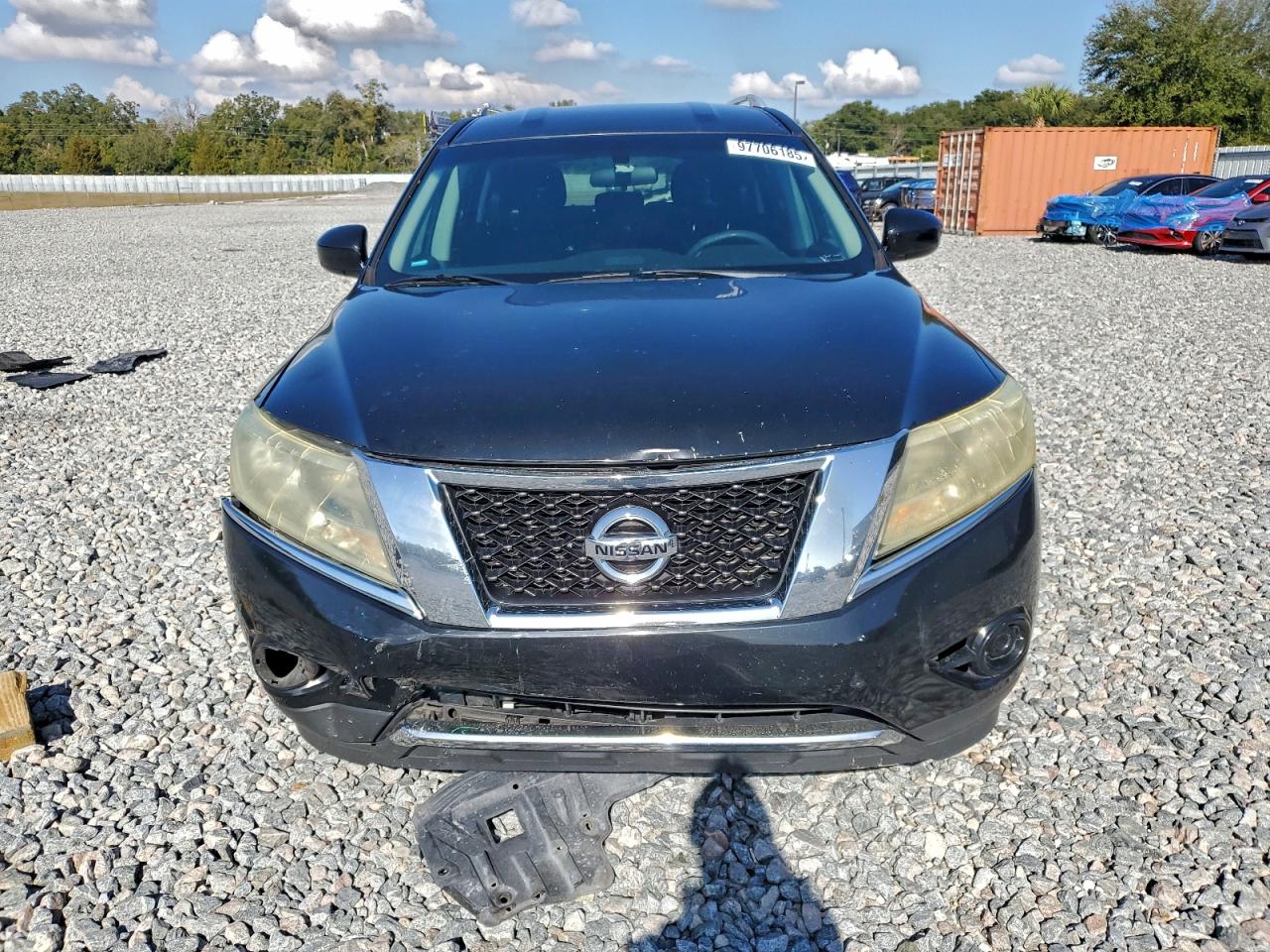 Nissan Pathfinder S Image 9