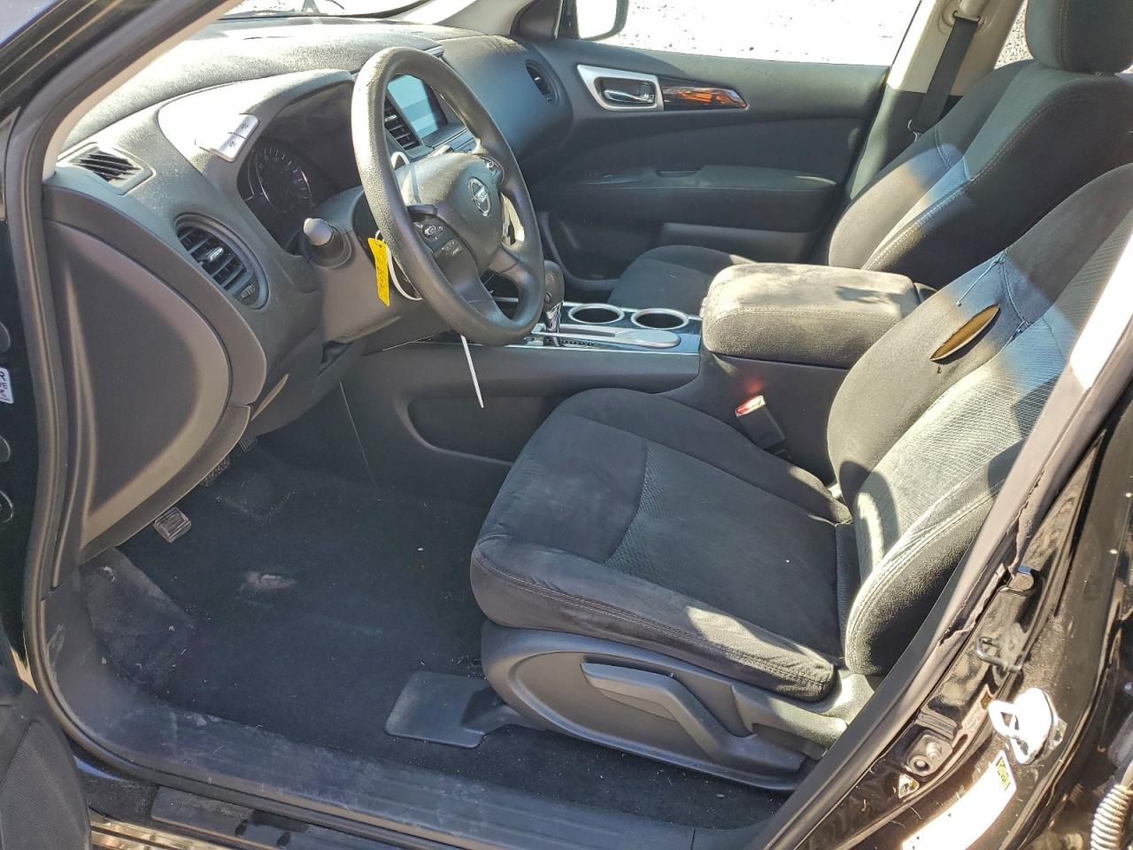 Nissan Pathfinder S Image 5