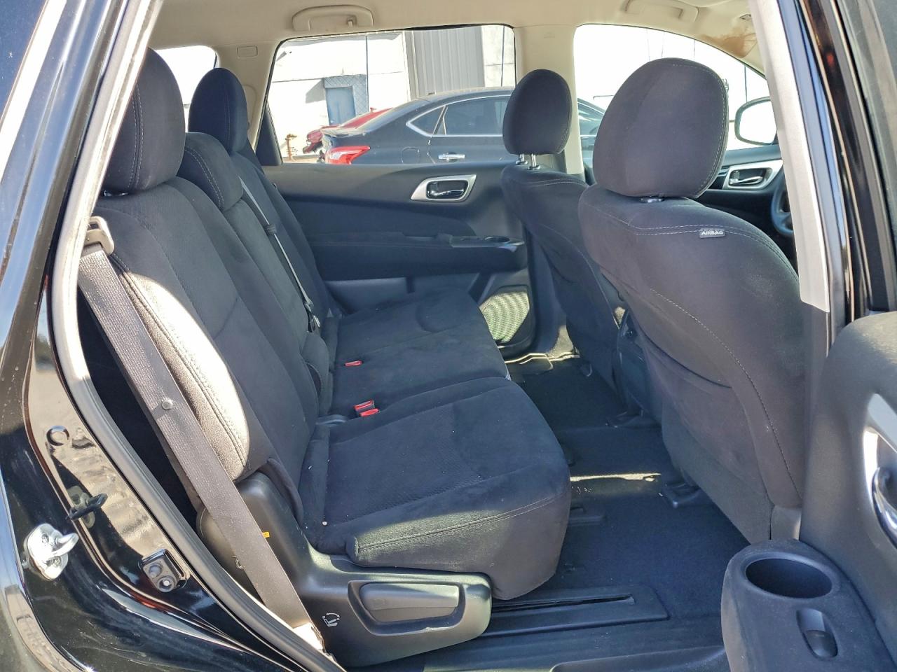 Nissan Pathfinder S Image 12