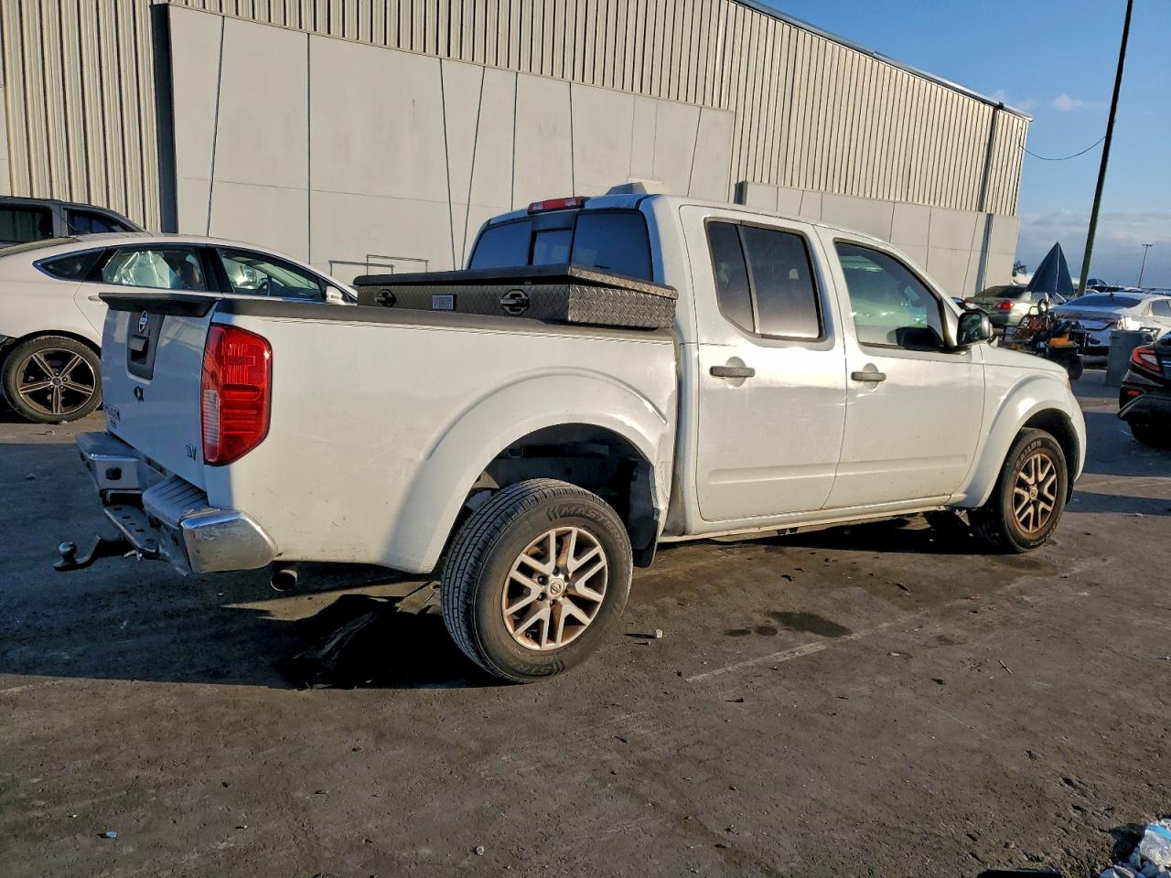 Nissan Frontier S Image 8
