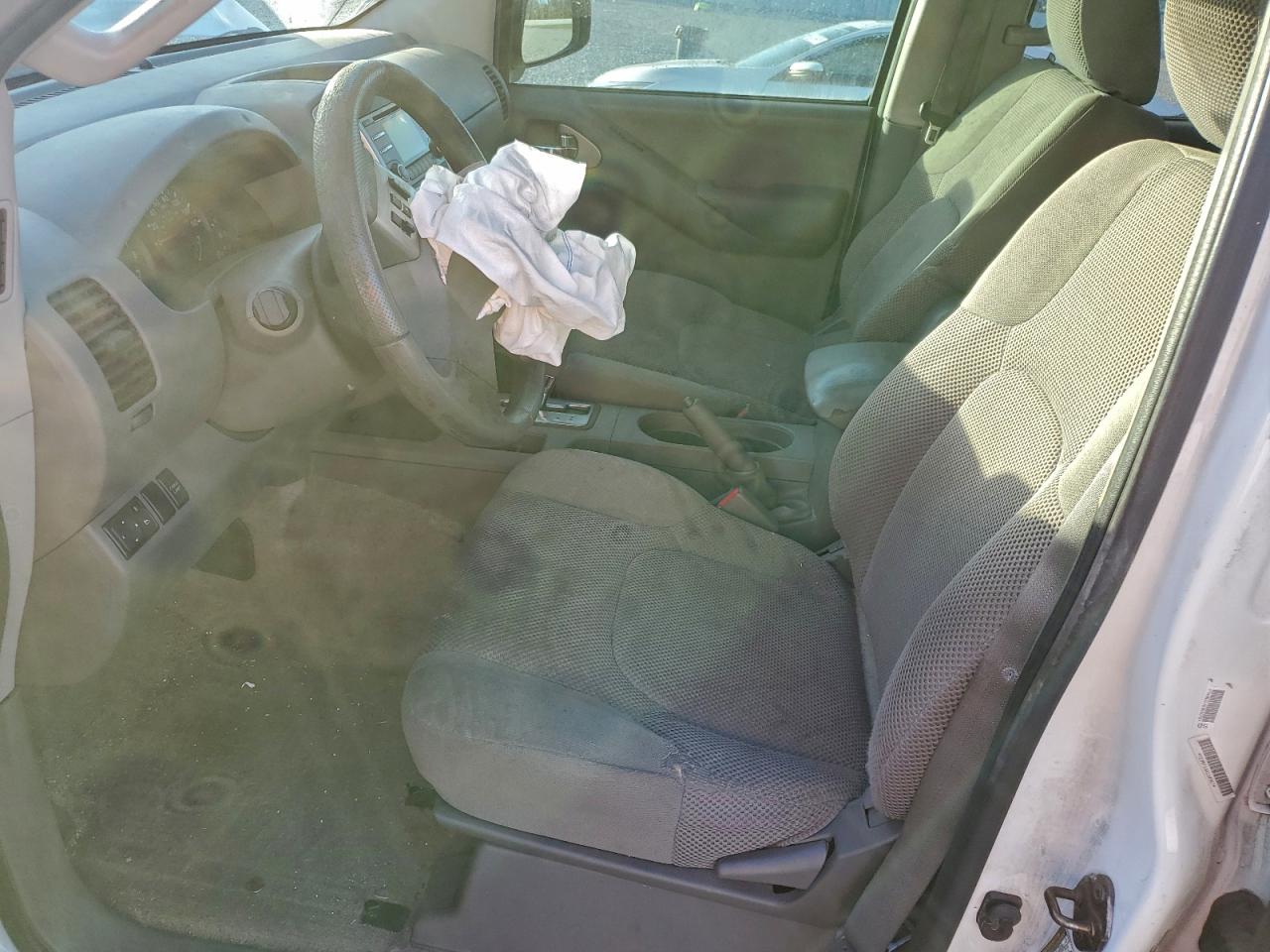 Nissan Frontier S Image 10