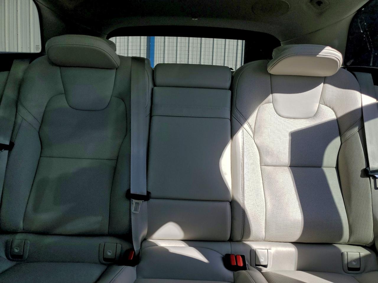 Volvo XC60 T5 Inscription Image 4