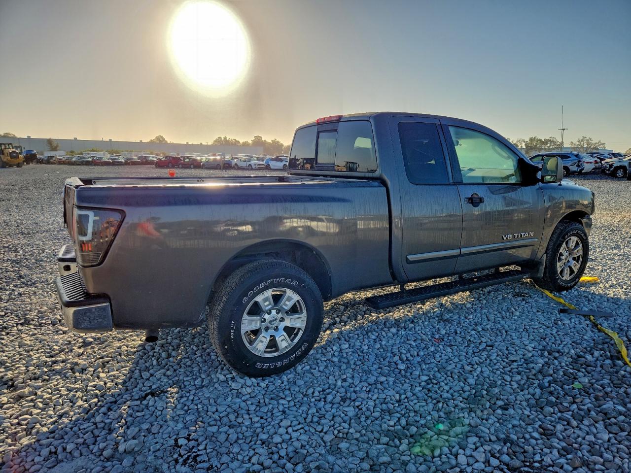 Nissan Titan Xe Image 3