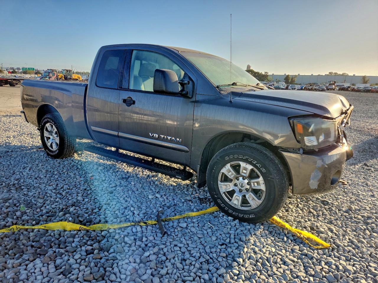 Nissan Titan Xe Image 4