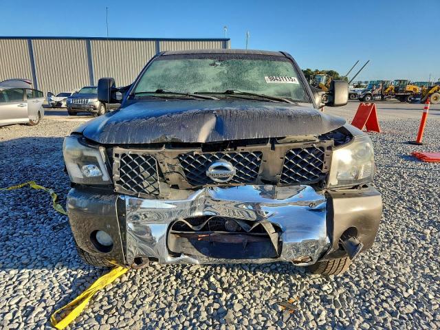 Nissan Titan Xe Image 10