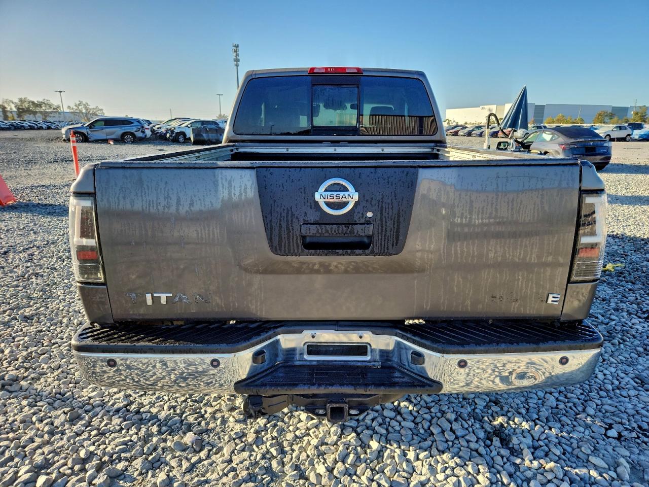 Nissan Titan Xe Image 7