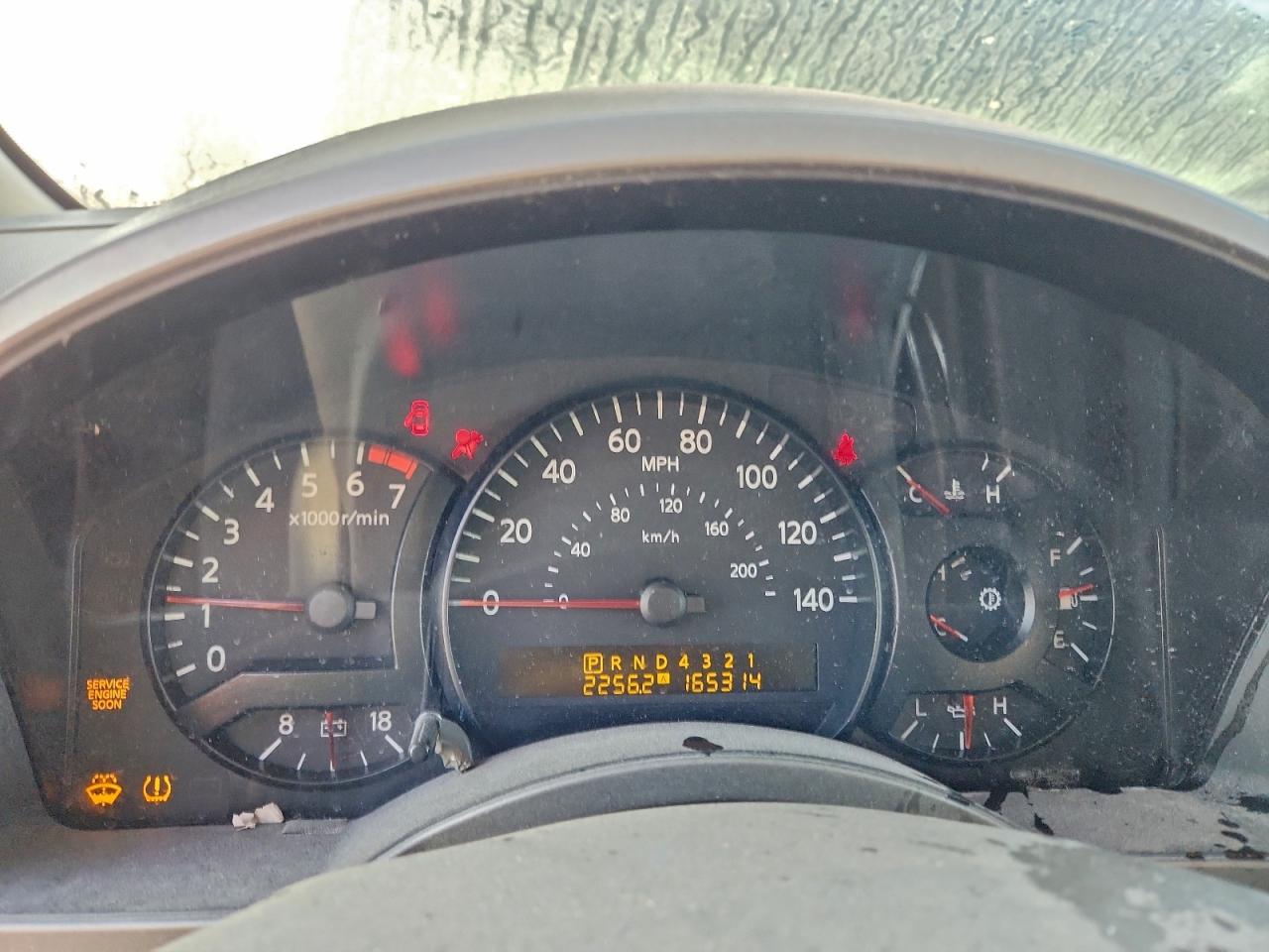 Nissan Titan Xe Image 6