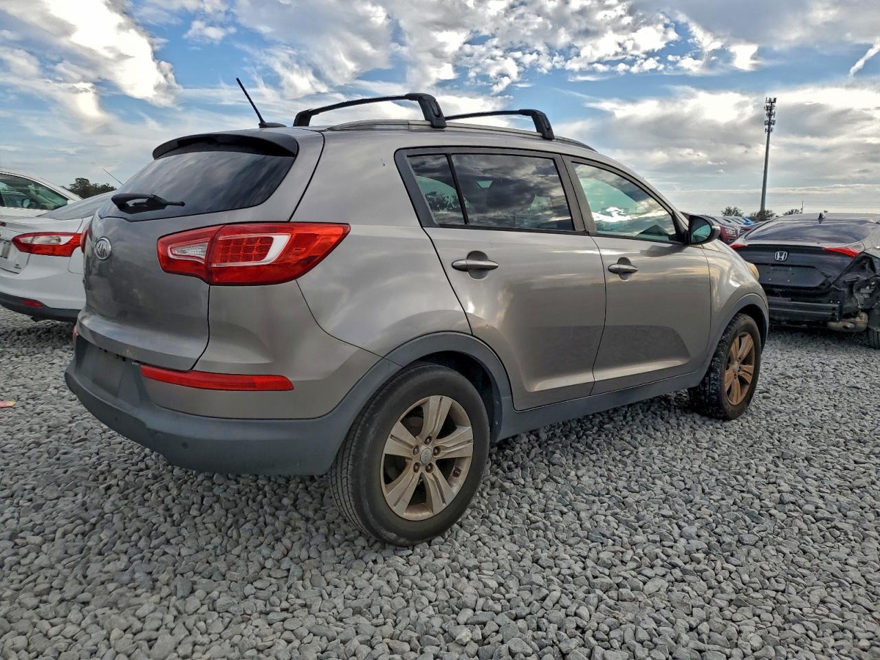 Kia Sportage Base Image 11
