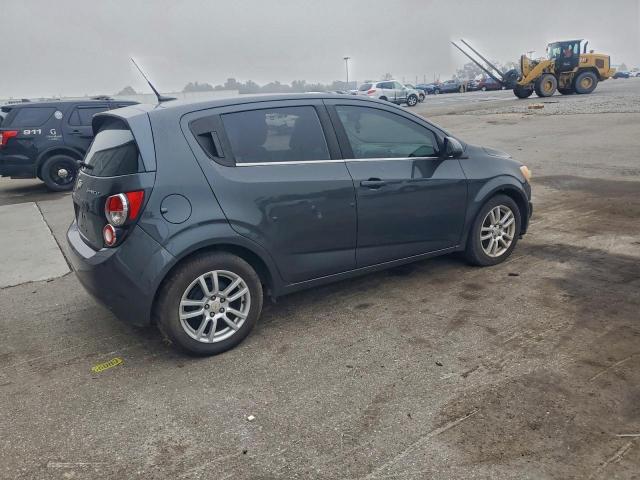 Chevrolet Sonic Lt Image 4