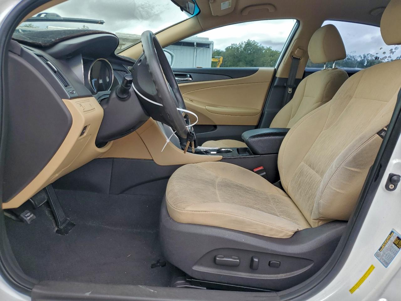 Hyundai SONATA Gls Image 12