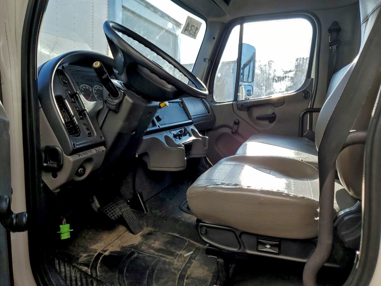 Freightliner M2 106 Medium Duty Image 5