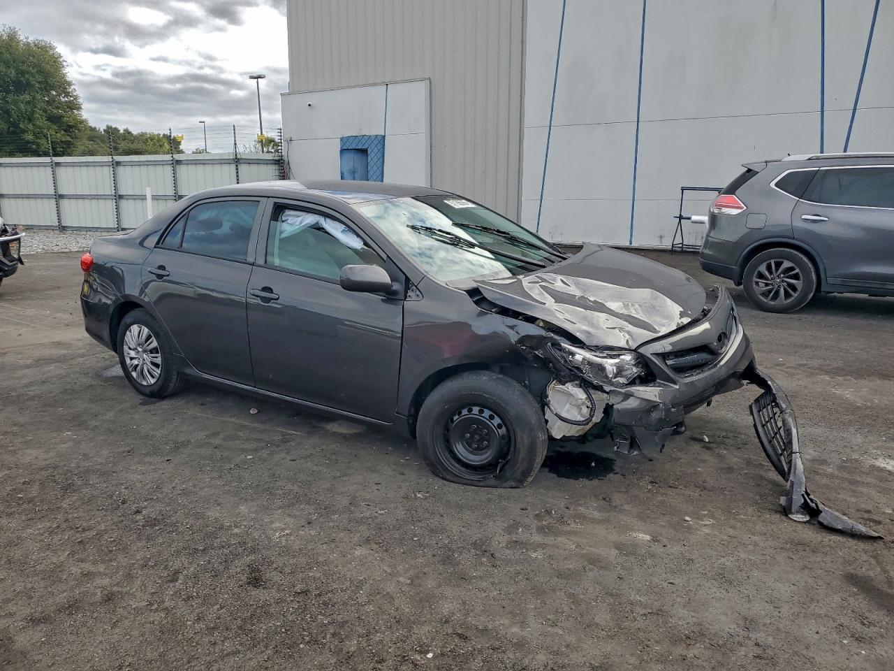 Toyota Corolla Base Image 2