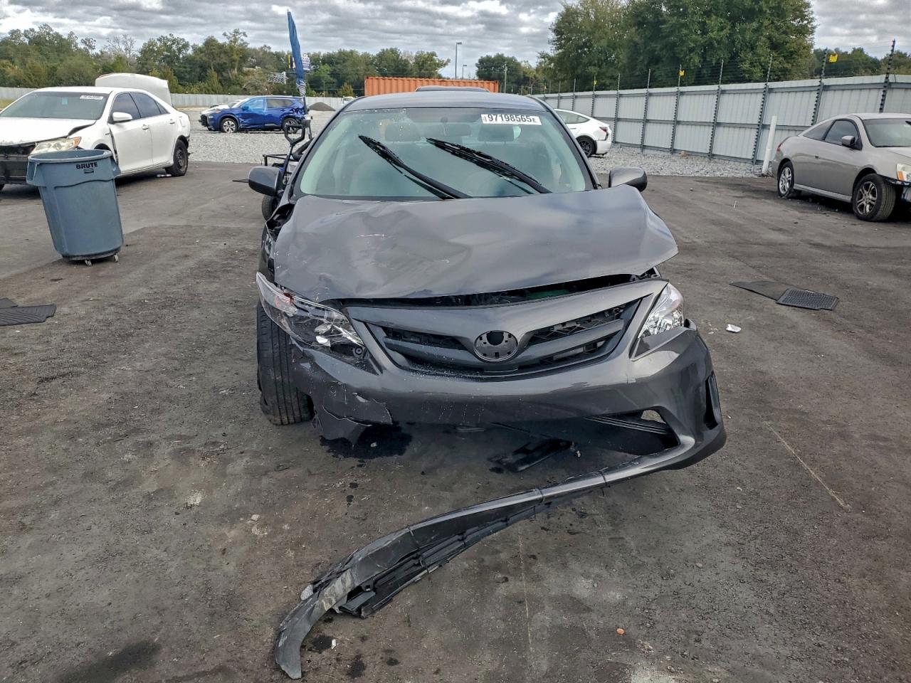 Toyota Corolla Base Image 6