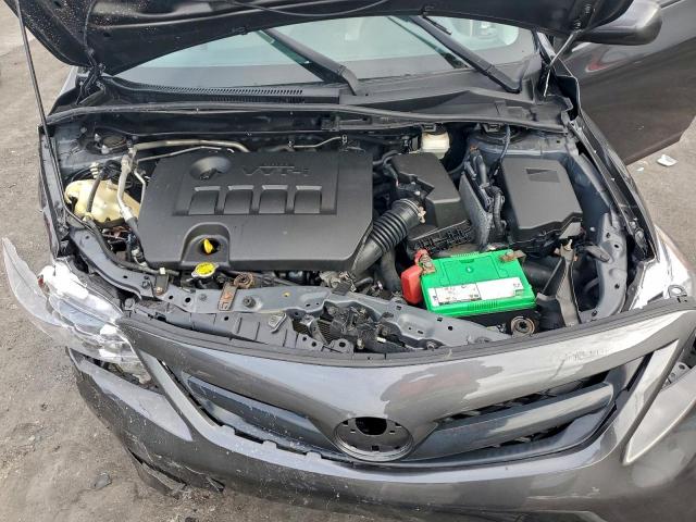 Toyota Corolla Base Image 11