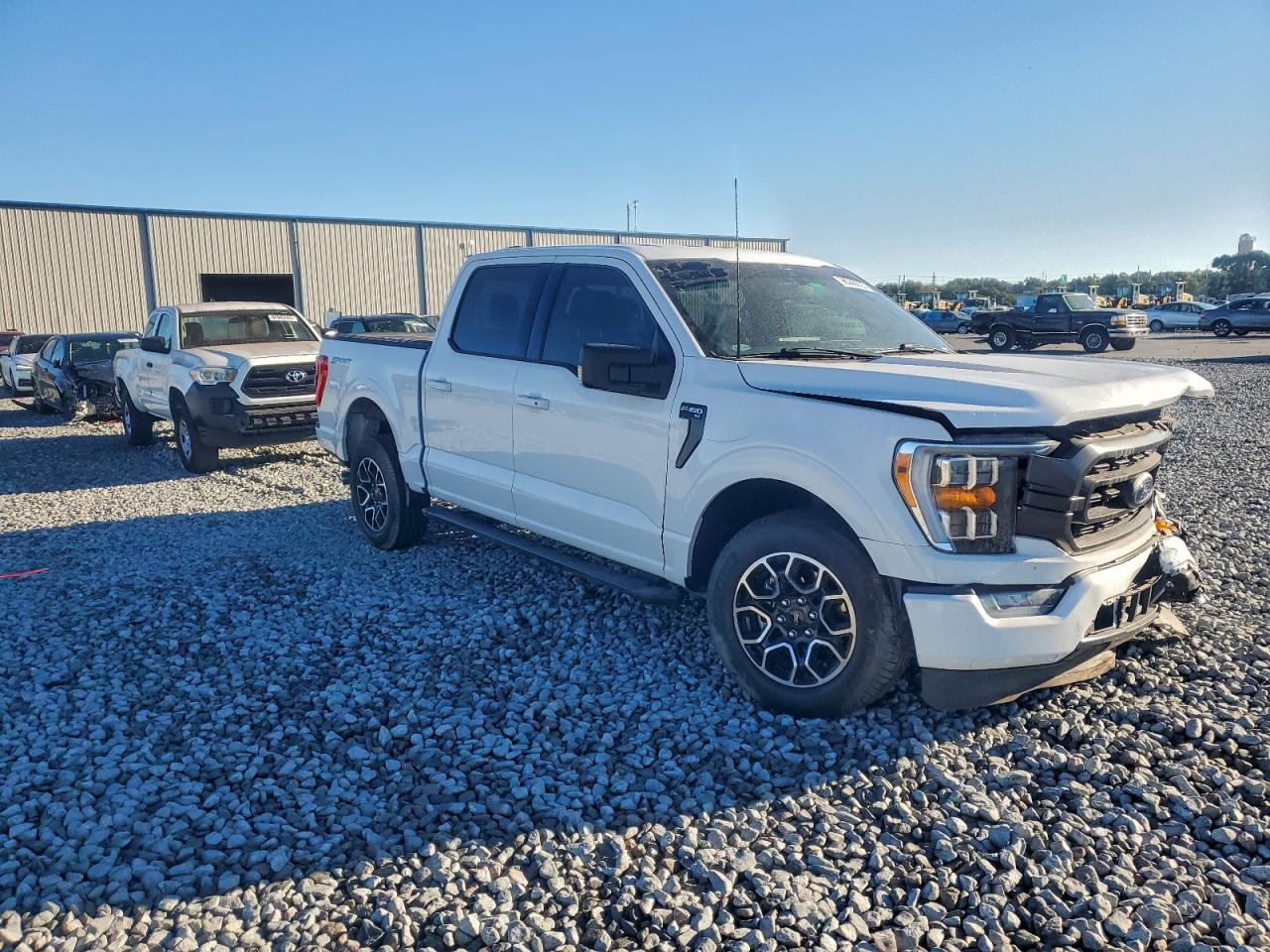 Ford F-150 Supercrew Image 4