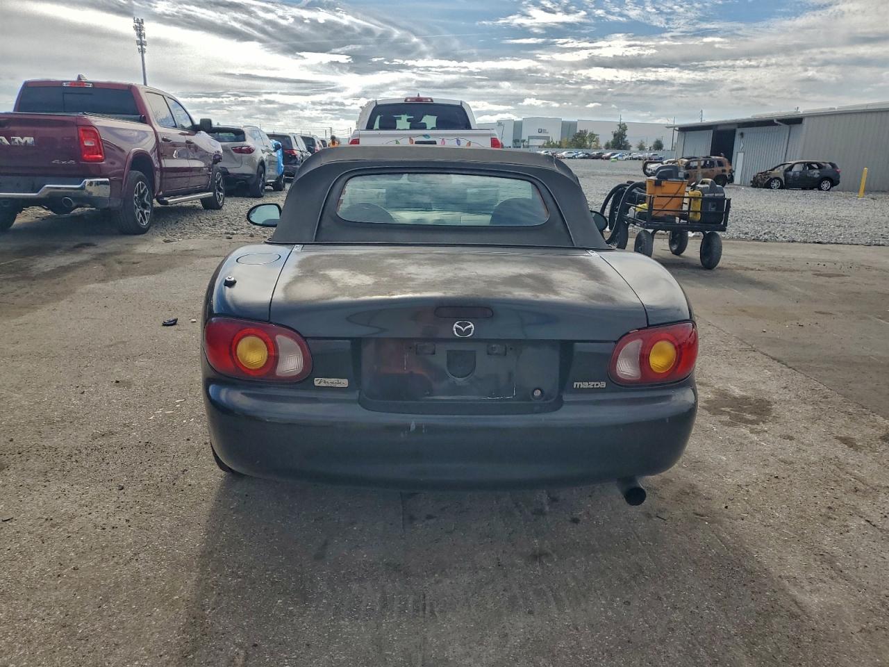 Mazda Mx5 Base Image 3