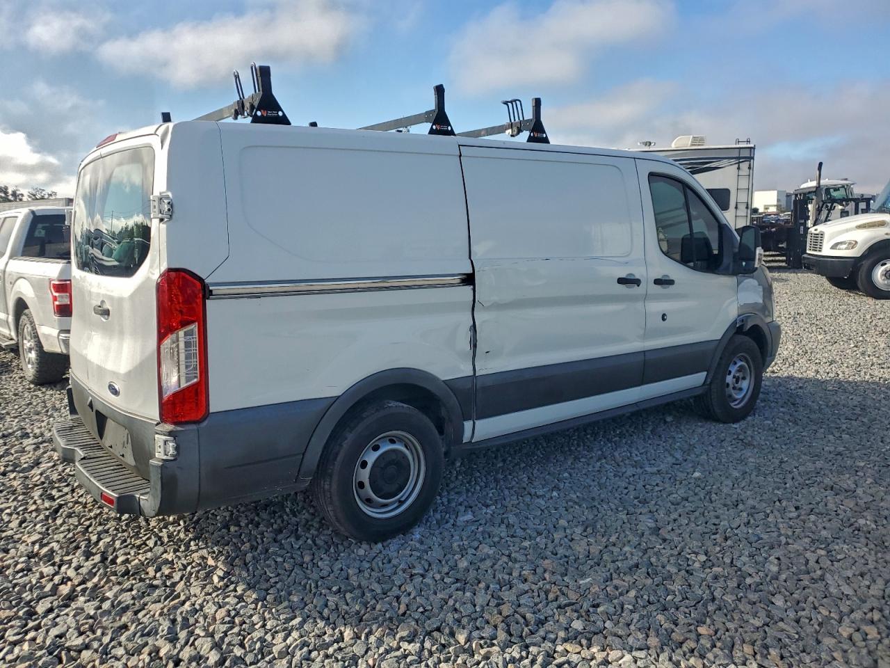 Ford Transit T-150 Image 8