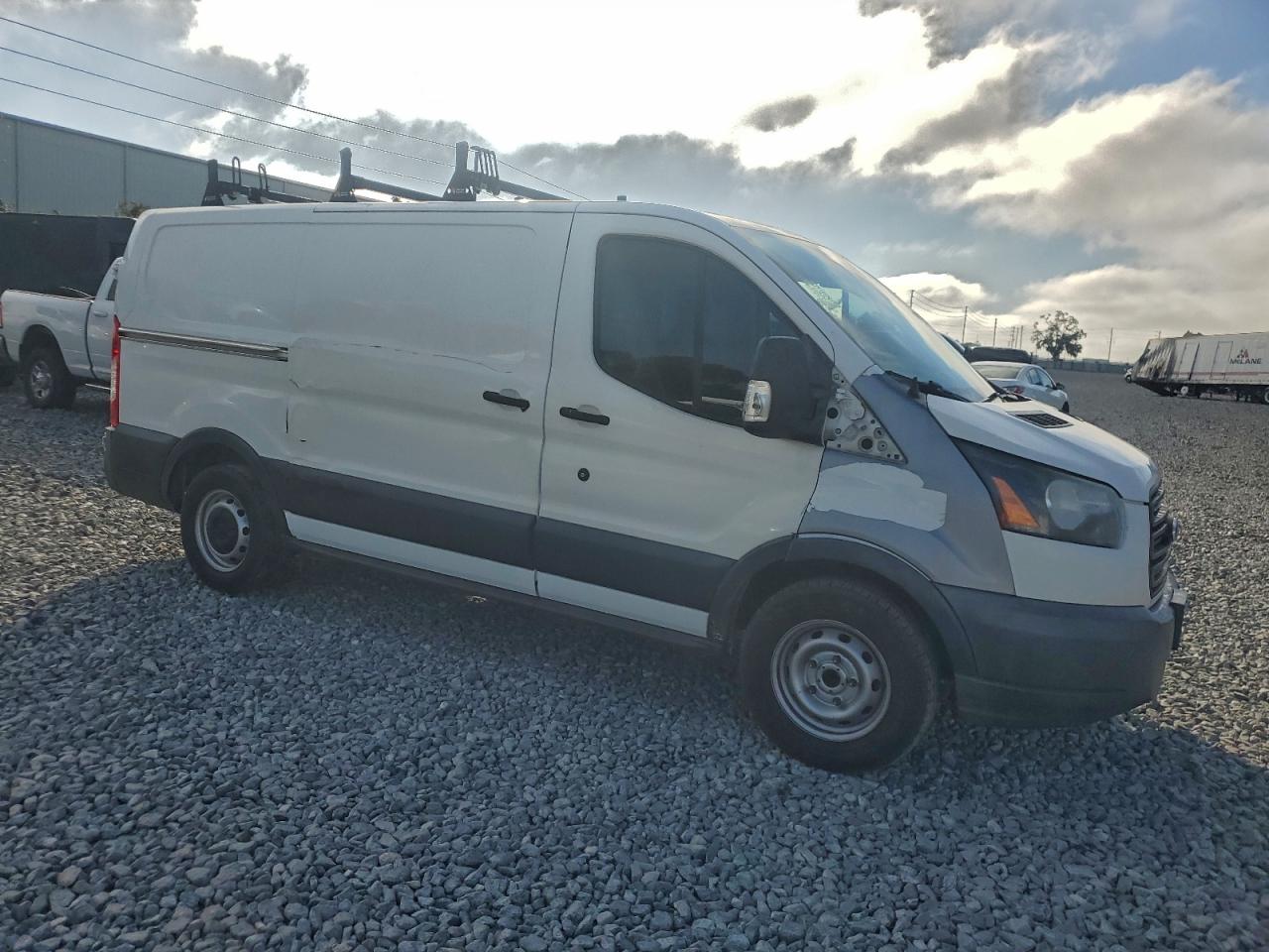 Ford Transit T-150 Image 3