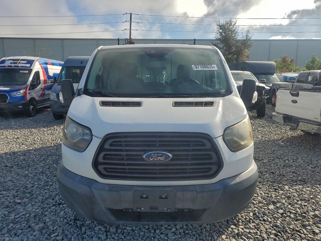 Ford Transit T-150 Image 4