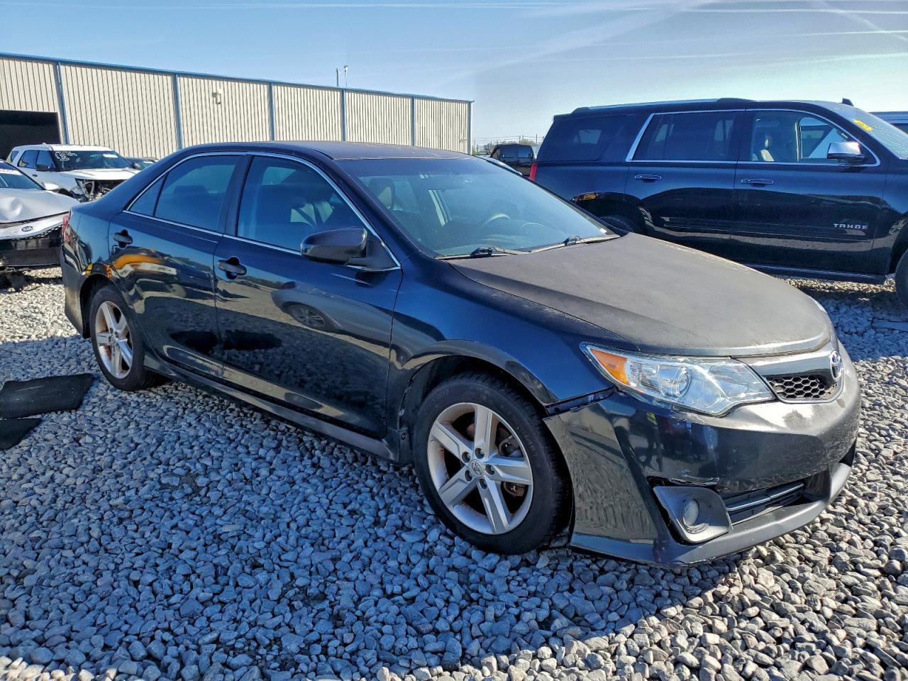 Toyota Camry L Image 3