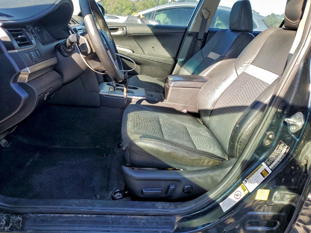 Toyota Camry L Image 6