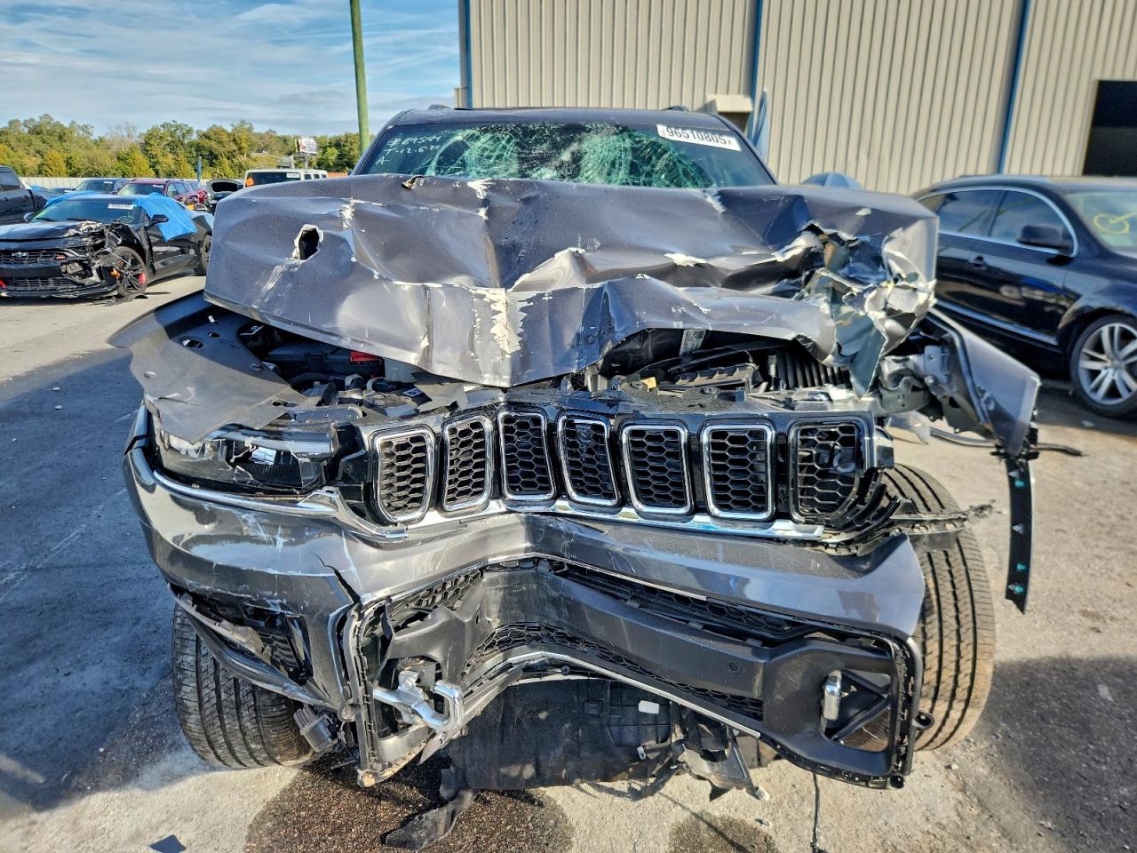 Jeep Grand Cherokee L Overland Image 4