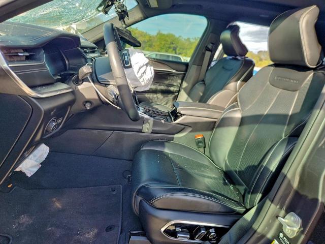 Jeep Grand Cherokee L Overland Image 5