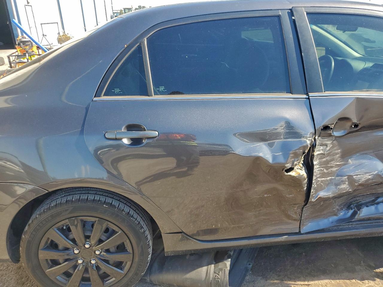 Toyota Corolla Base Image 11