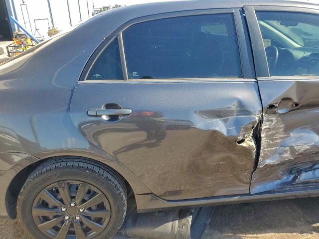 Toyota Corolla Base Image 11